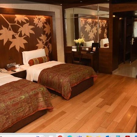 The Lalit Grand Palace Srinagar Exterior foto