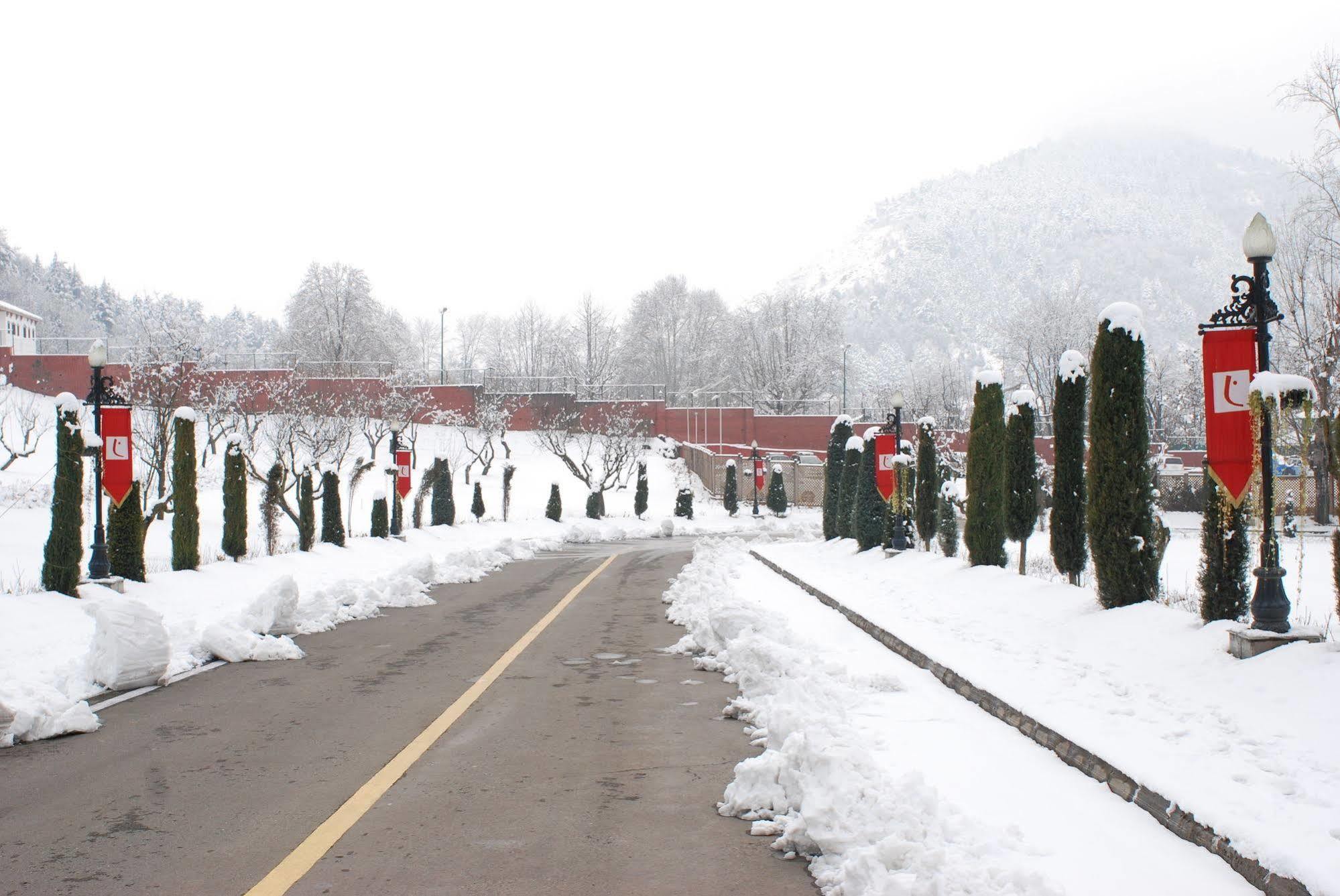 The Lalit Grand Palace Srinagar Exterior foto